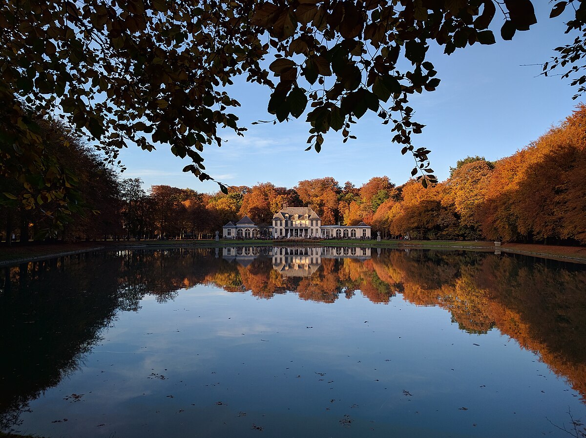 Rivierenhof park — groene long van Deurne