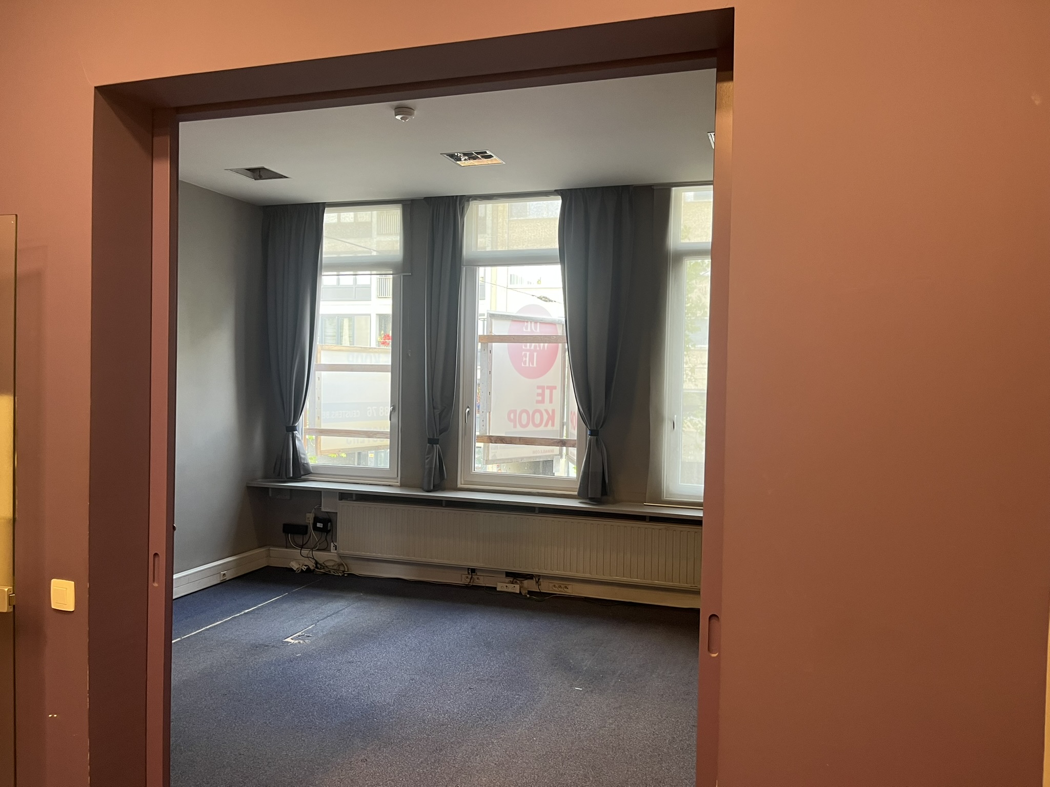 Kamer Straatzijde Vanuit Gang