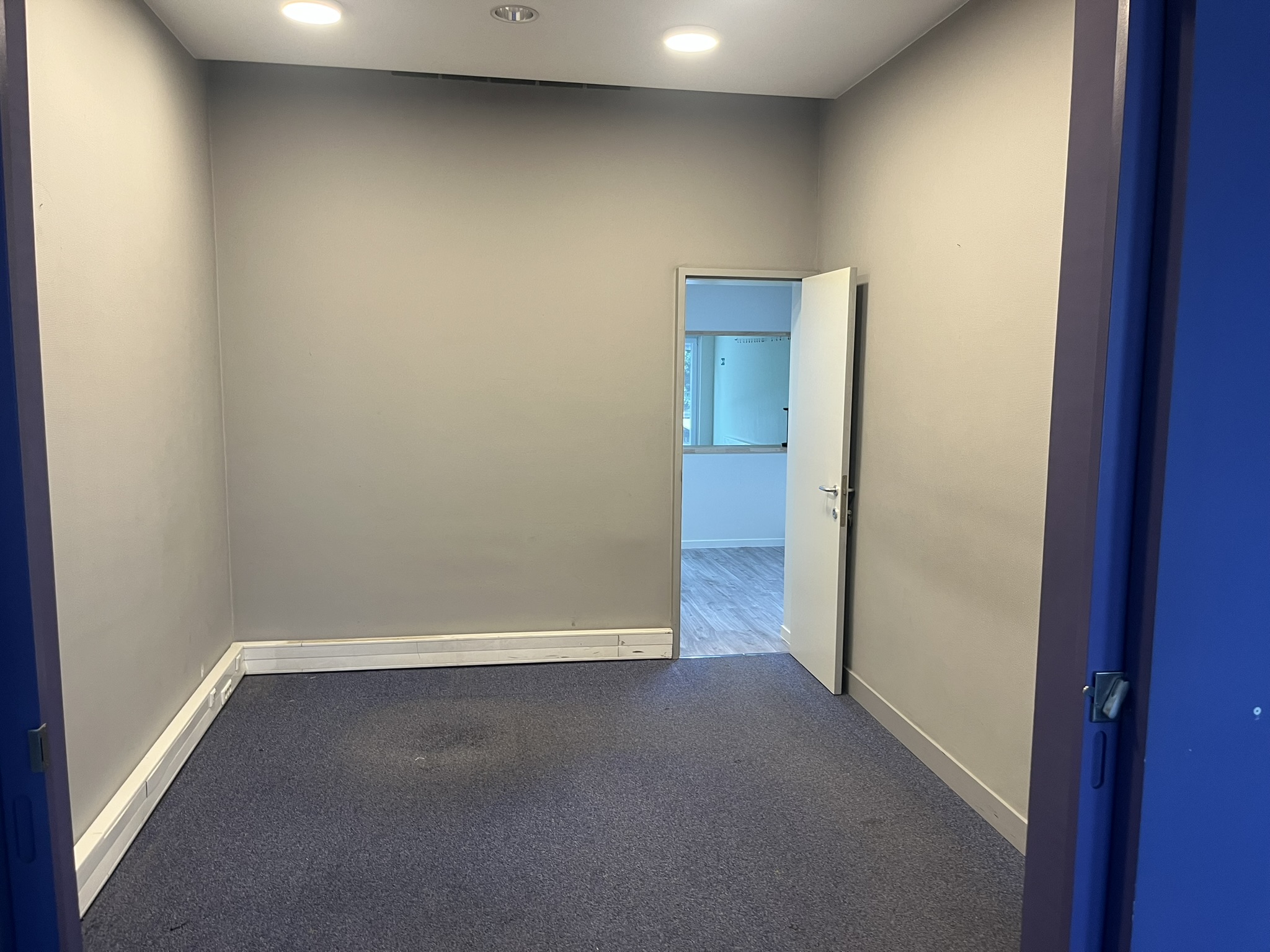 Kleine Kamer Blauwe Deur